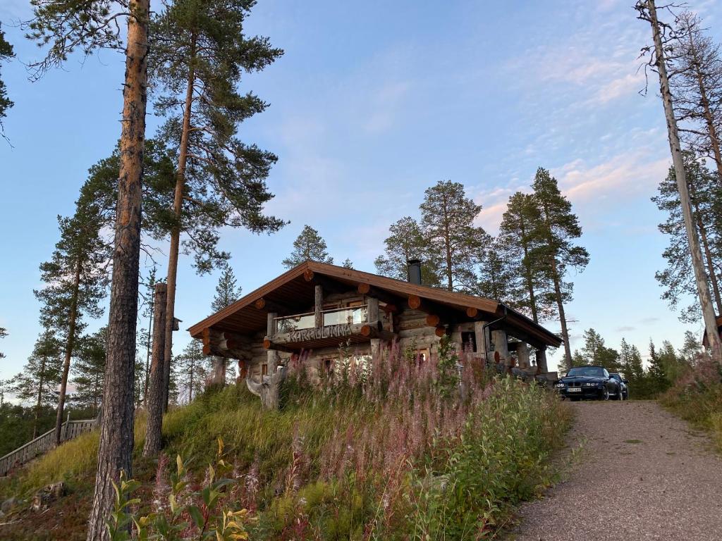 Spectacular Rural Log House with 2 Saunas next to a beautiful lake photo 4