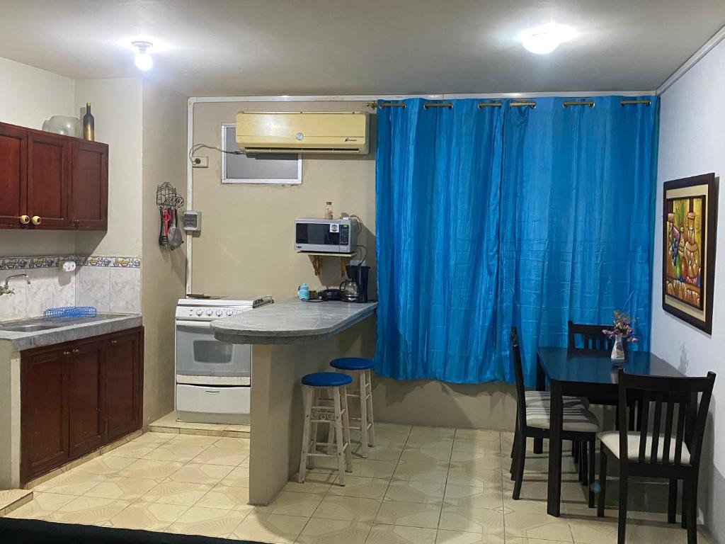 Apartment near Malecon and Flavio Reyes Av MANTA photo 3