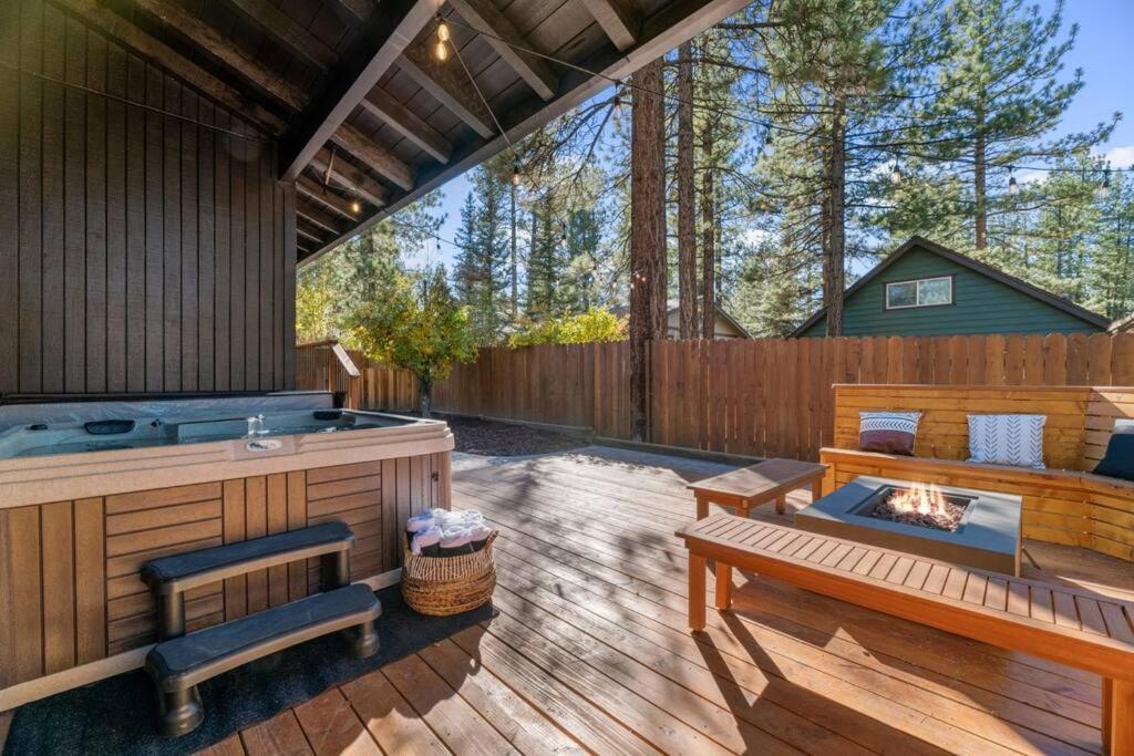 Modern Split Level Cabin -Hot Tub & Game Room image