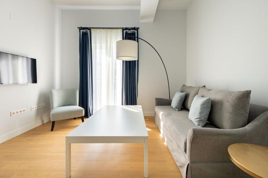 LS9- La Palmera Luxury by Valcambre Room Type - One-Bedroom Apartment