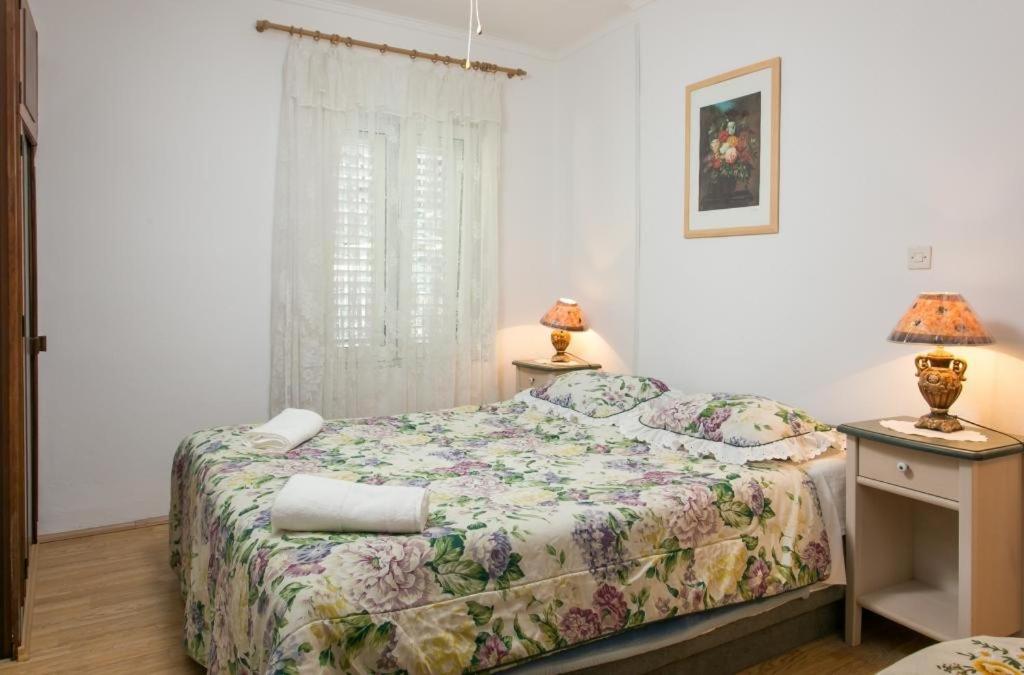 Двухместный (Двухместный номер с 1 кроватью и патио), Kusalo Guesthouse
