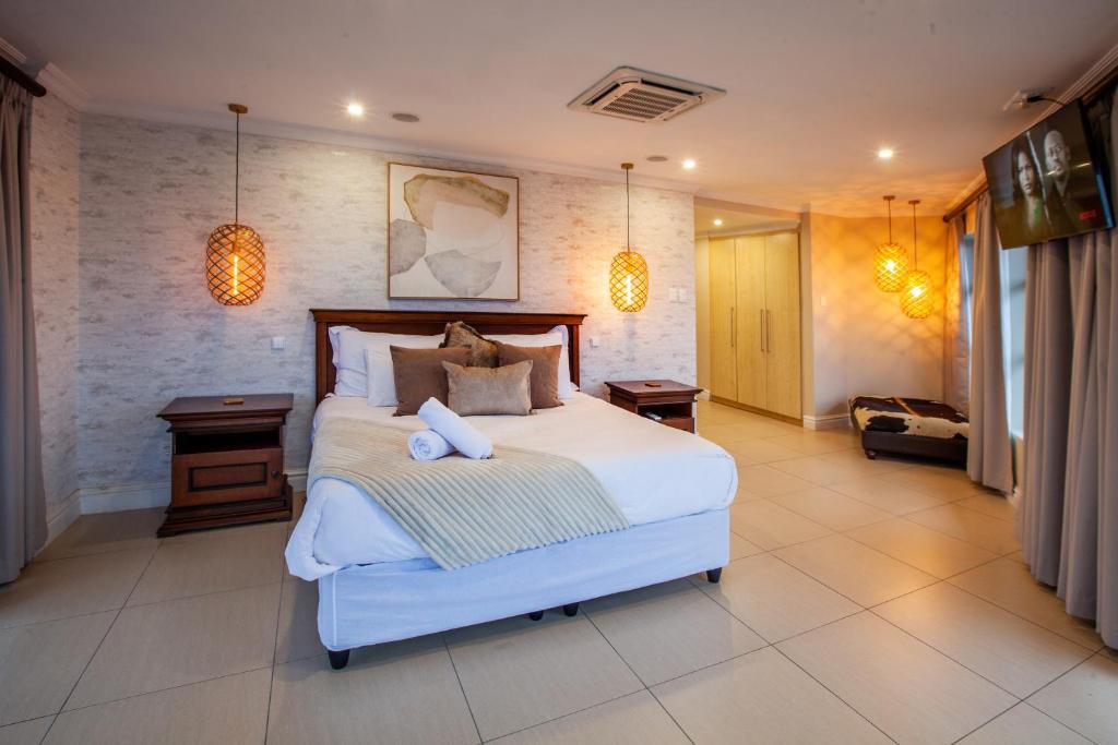 Stay at The Point - Peaceful Plentiful Penthouse, Durban