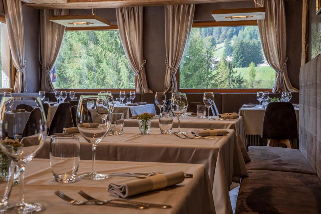 Dolomiti Lodge Alverà photo 4