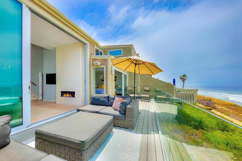 Encinitas Seabluffe Oceanfront Condo photo 4