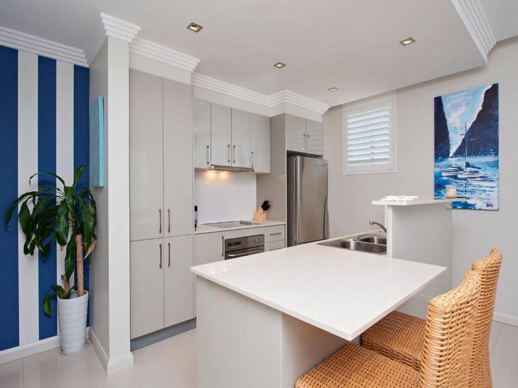 Aura Apartments Unit 12 59 Shoal Bay Road photo 2