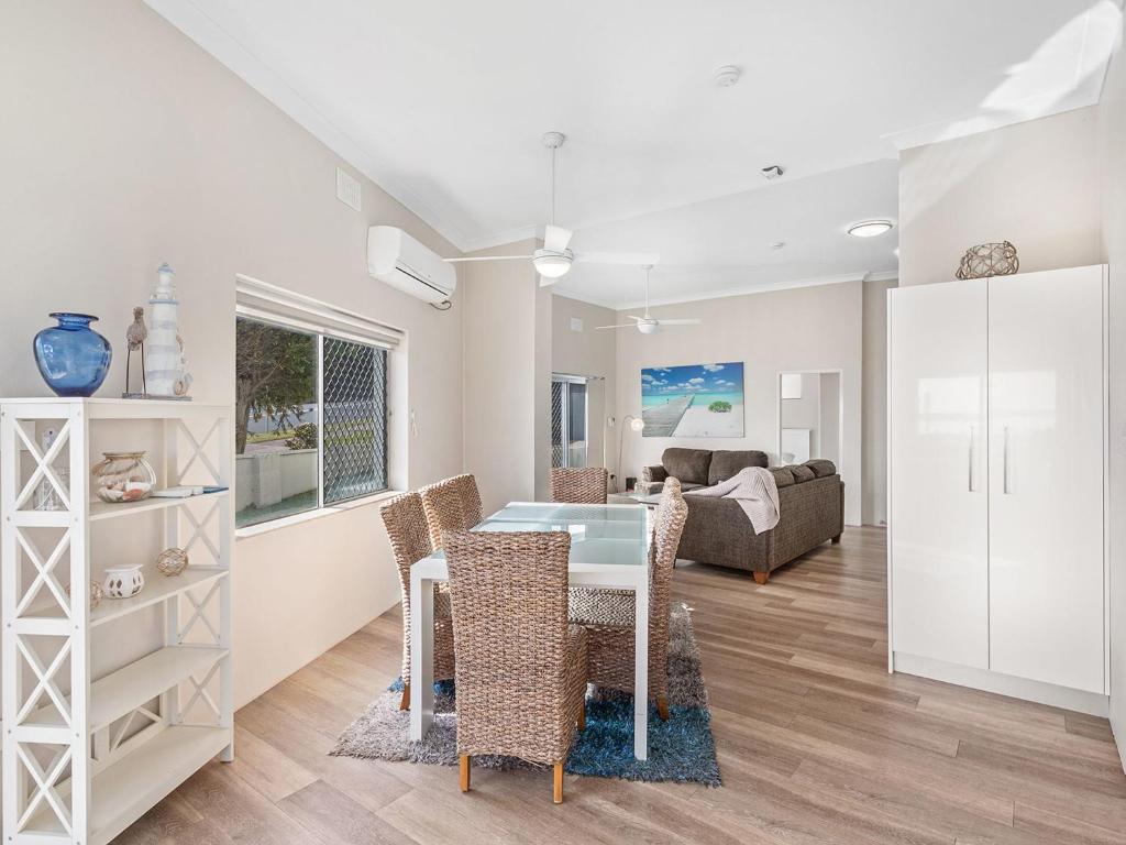 Bayview Towers Unit 13 Victoria Parade 15 photo 4