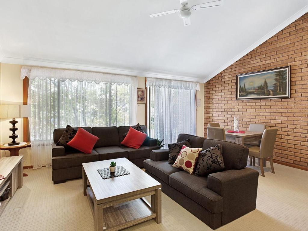 Macadamia Court 2 8 Government Road photo 4