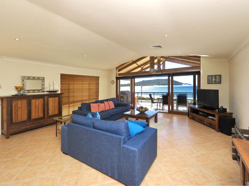 Marine Dr 2 70 Fingal Bay photo 4