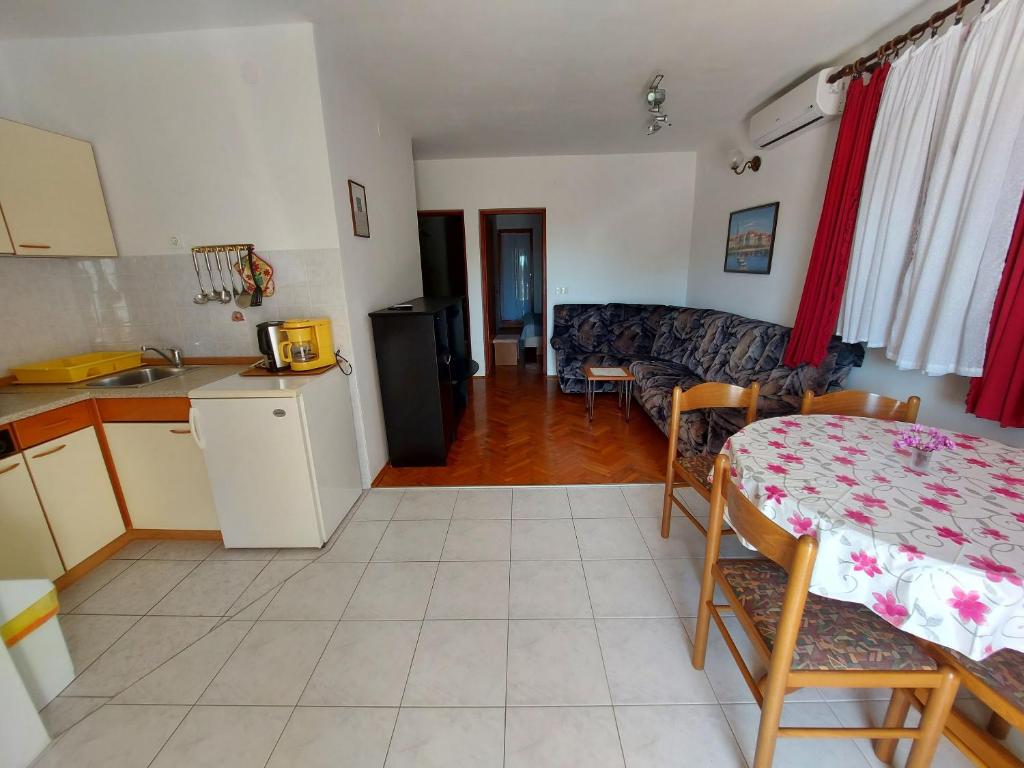 Apartments Franjo photo 3