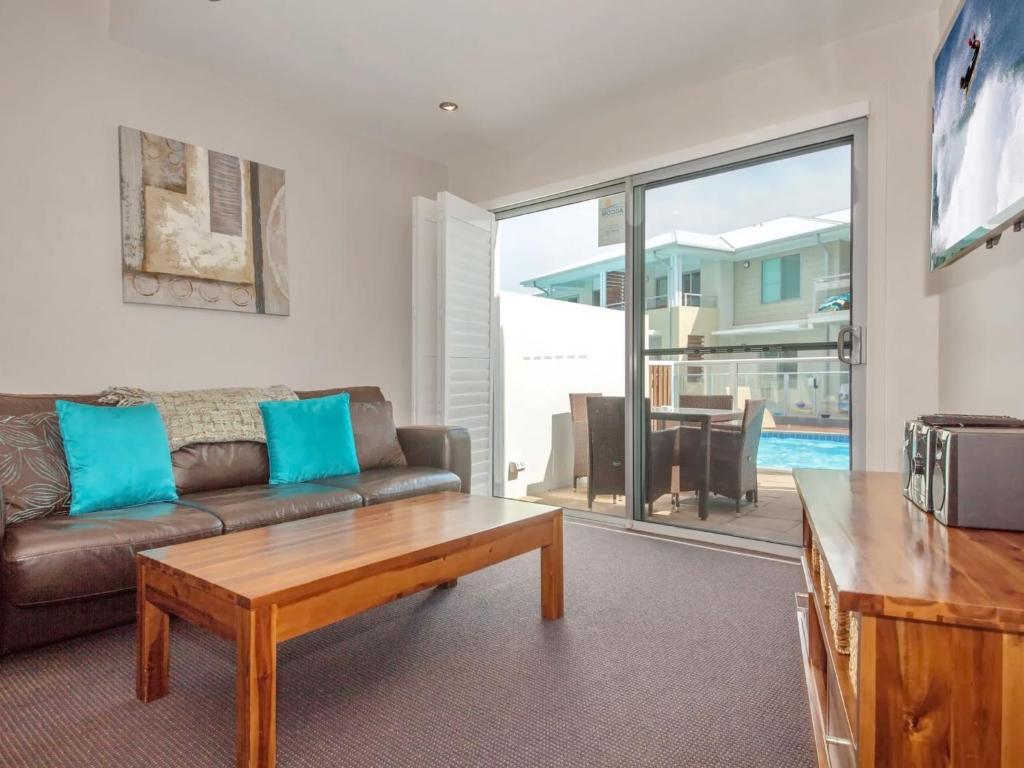 Pacific Blue Apartment 139, 265 Sandy Point Road photo 2