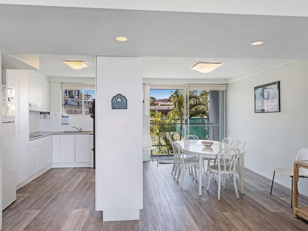 Cirrus 6 44 Marine Drive photo 4