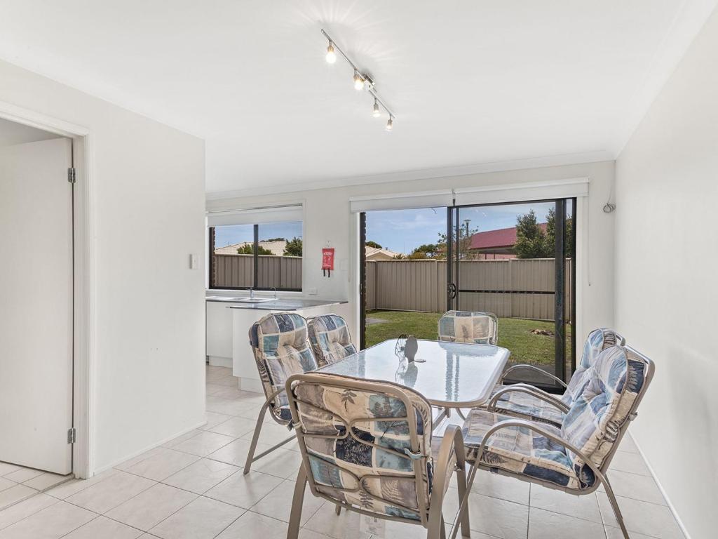 Fingal Sands 10A Fingal Bay photo 4