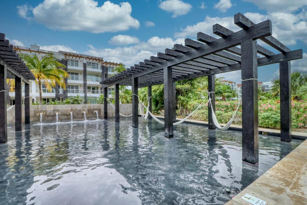 Hakuna Matata 725N at Mareazul Beachfront photo 2
