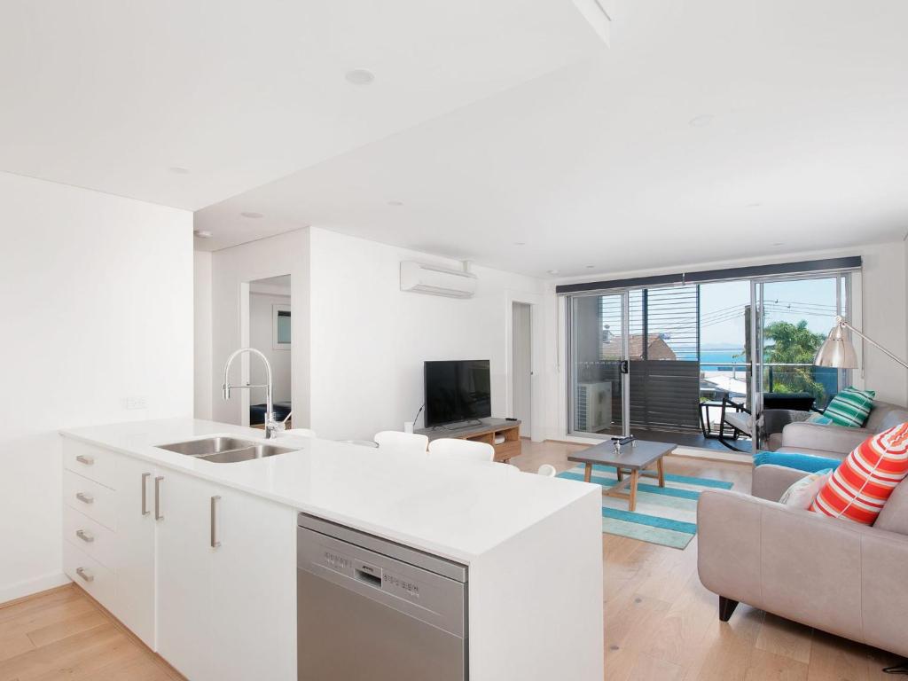 The Shoal, Unit 210/4-8 Bullecourt Street photo 4