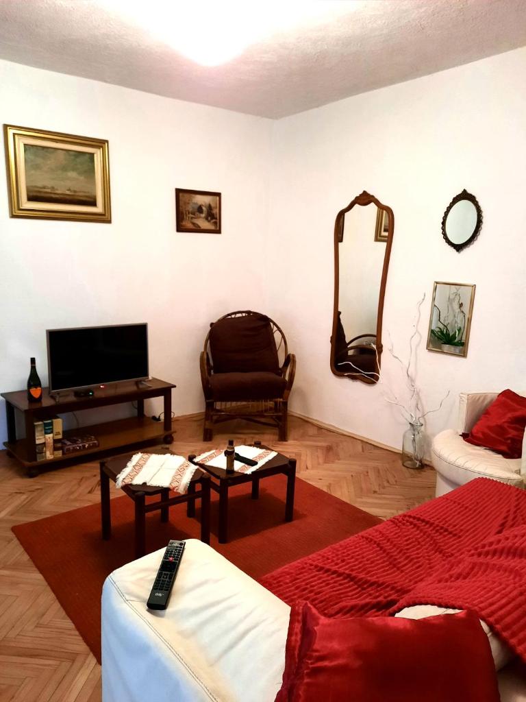 Sunshine house photo 1