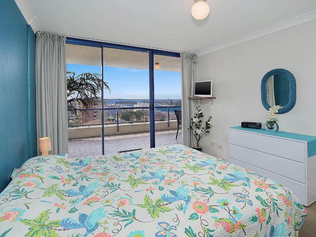 St Tropez Unit 39 photo 3