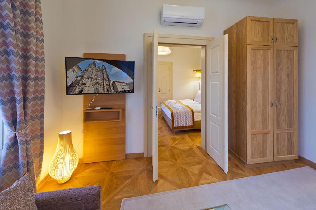 Апартаменты (Апартаменты с видом на площадь), Residence Prague Inn