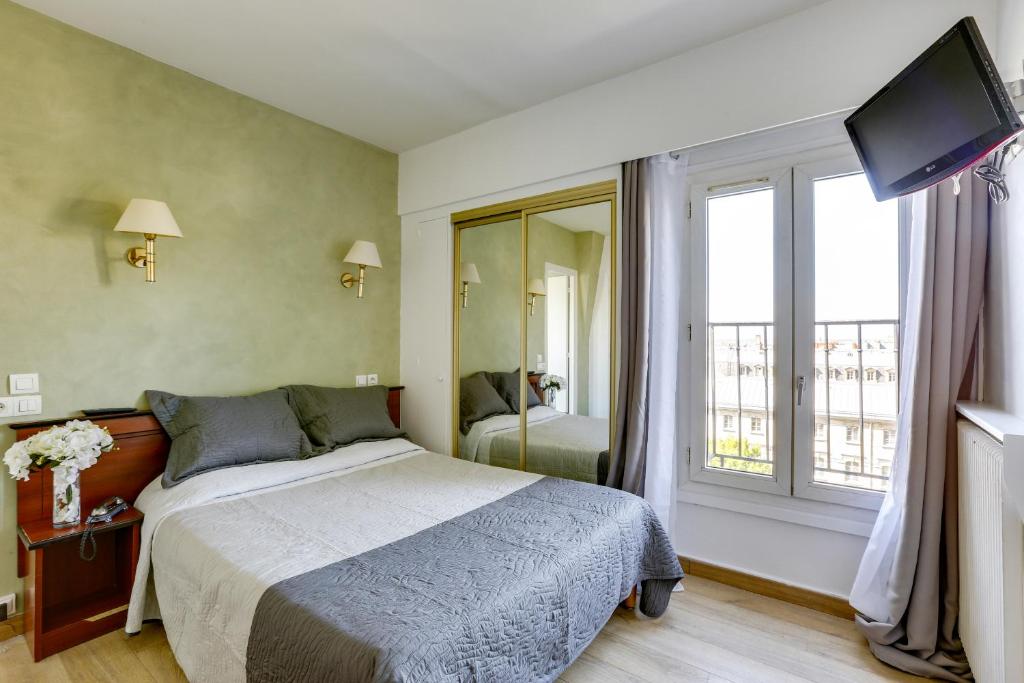 Двухместный (Улучшенный двухместный номер с 1 кроватью), Hôtel du Square d'Anvers