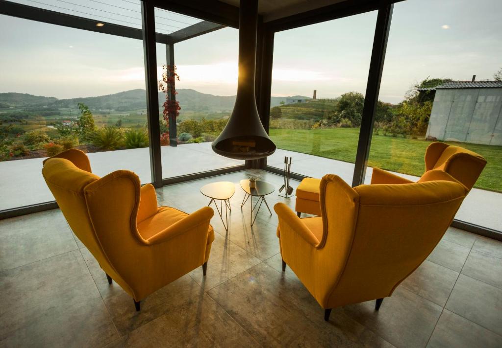 Tavarneta Estate photo 1
