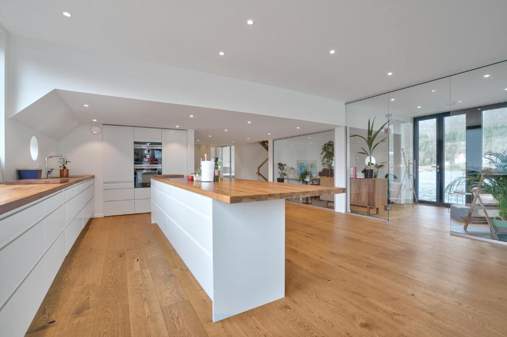 Volda Floating Home photo 3