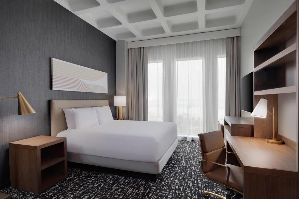 Hyatt Place LAX/Century Blvd Room Type - 1 King Bed (no sofa bed)