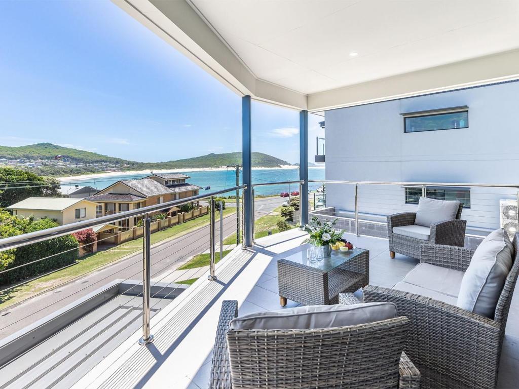 Fingal Bay View Unit 1 16 Tuna Crescent photo 1