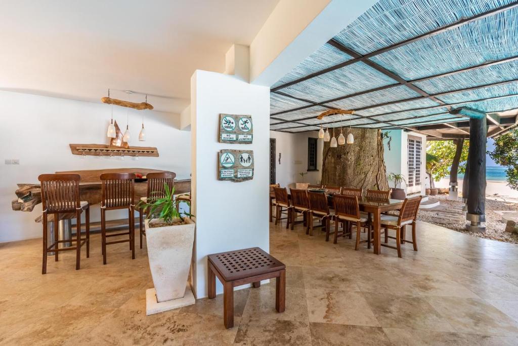 Tequila Sunrise Beach Villa-Diani Beach photo 4