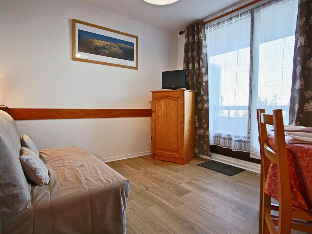 Appartement Chamrousse, 2 pièces, 6 personnes - FR-1-340-11