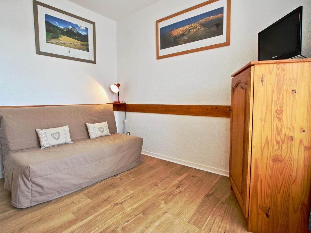 Appartement Chamrousse, 2 pièces, 6 personnes - FR-1-340-11 photo 2