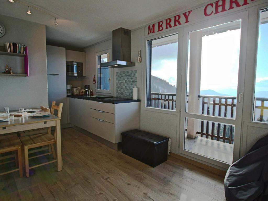 Appartement Chamrousse, 2 pièces, 6 personnes - FR-1-340-157 photo 1