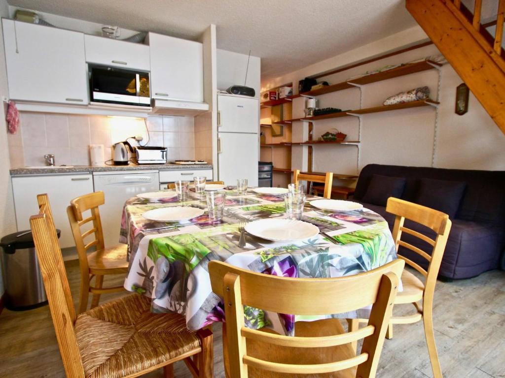 Appartement Chamrousse, 2 pièces, 7 personnes - FR-1-340-229 photo 2