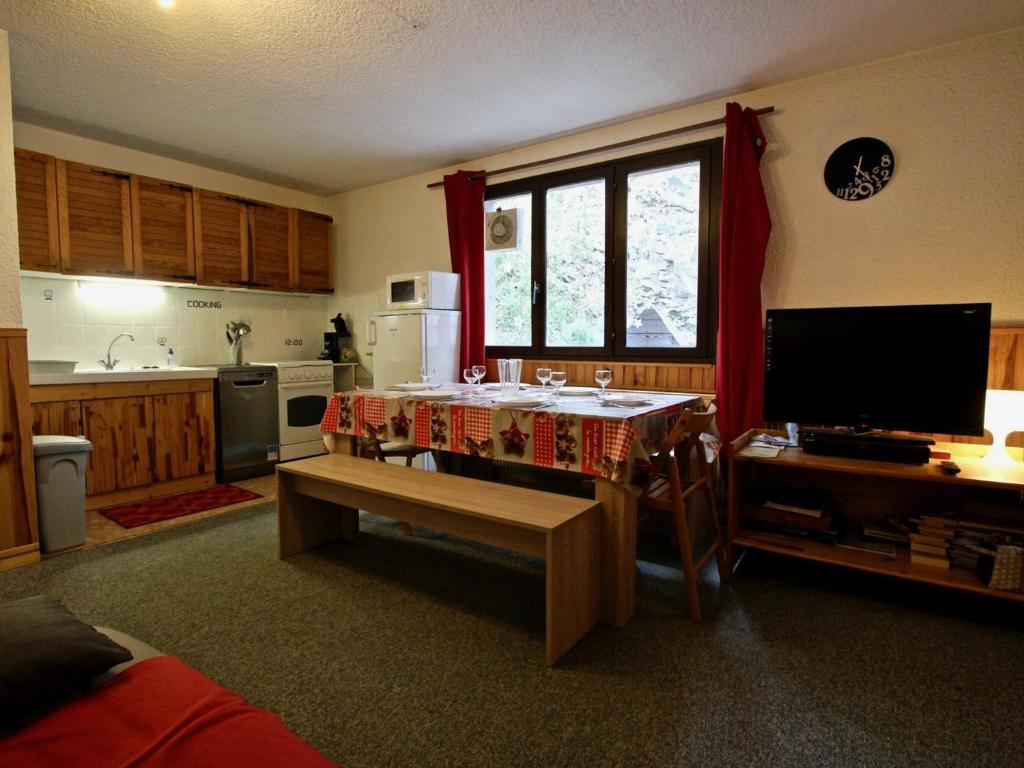 Appartement Chamrousse, 2 pièces, 6 personnes - FR-1-549-50 photo 1