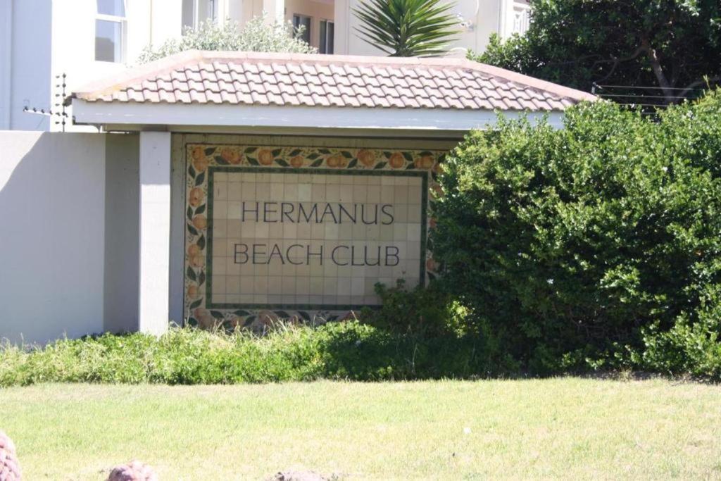 Hermanus Beach Club - St Tides House 19 photo 1