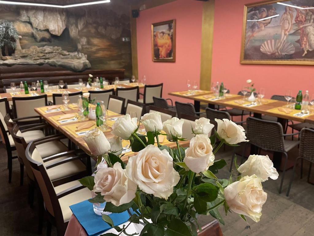 MADONCA ROOMS & RESTAURANT photo 4