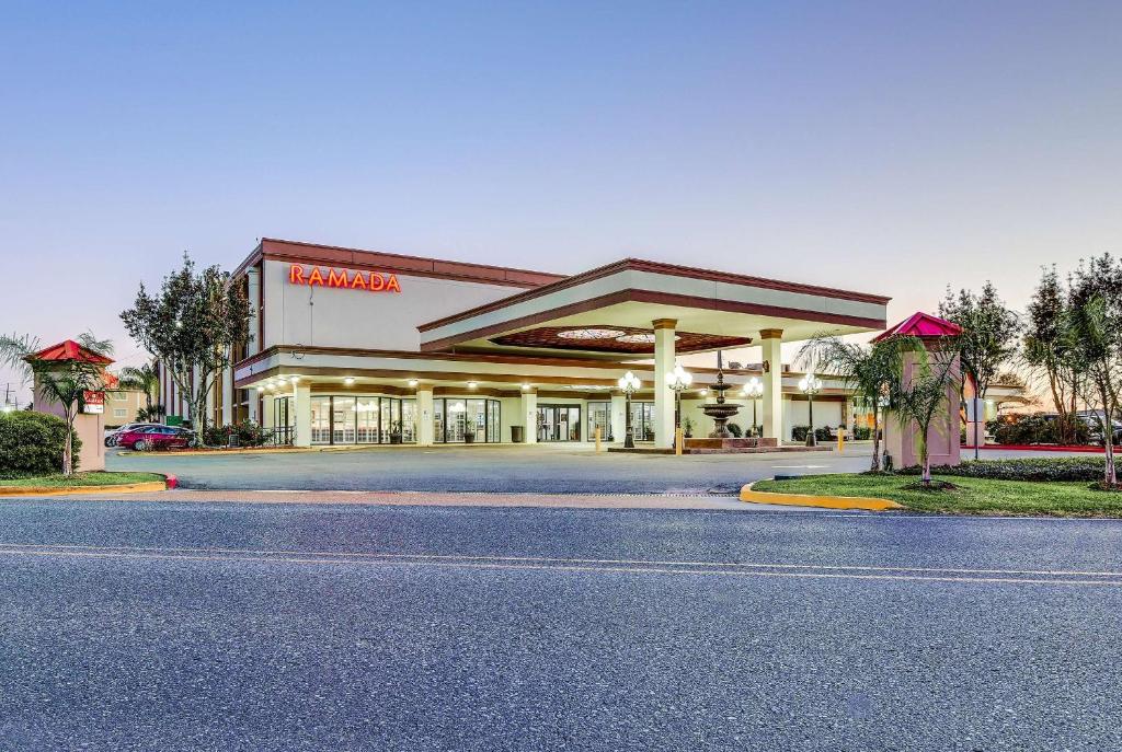 Ramada by Wyndham Metairie New Orleans Airport photo 1