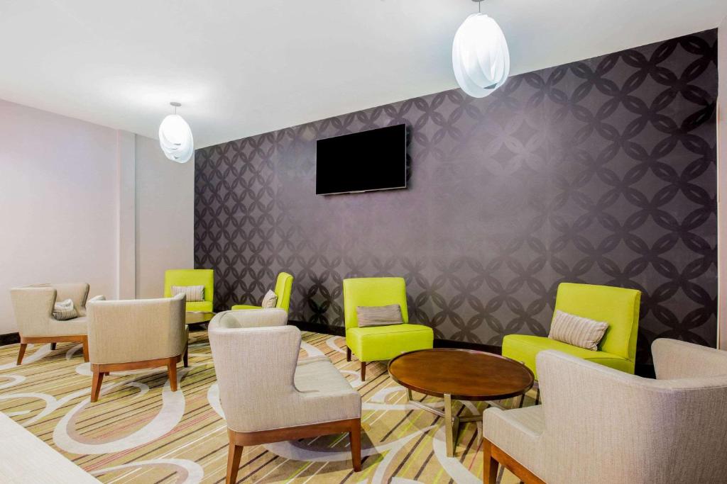 La Quinta by Wyndham McAllen Convention Center photo 4