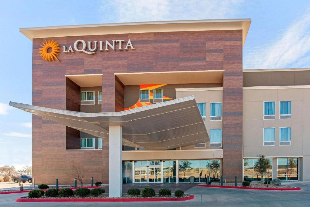 La Quinta by Wyndham Lubbock South photo 2