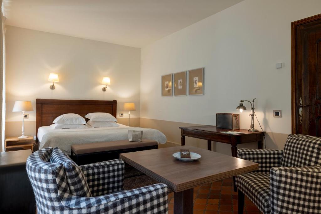 Le Prieure - Relais & Chateaux - Tap to explore photos
