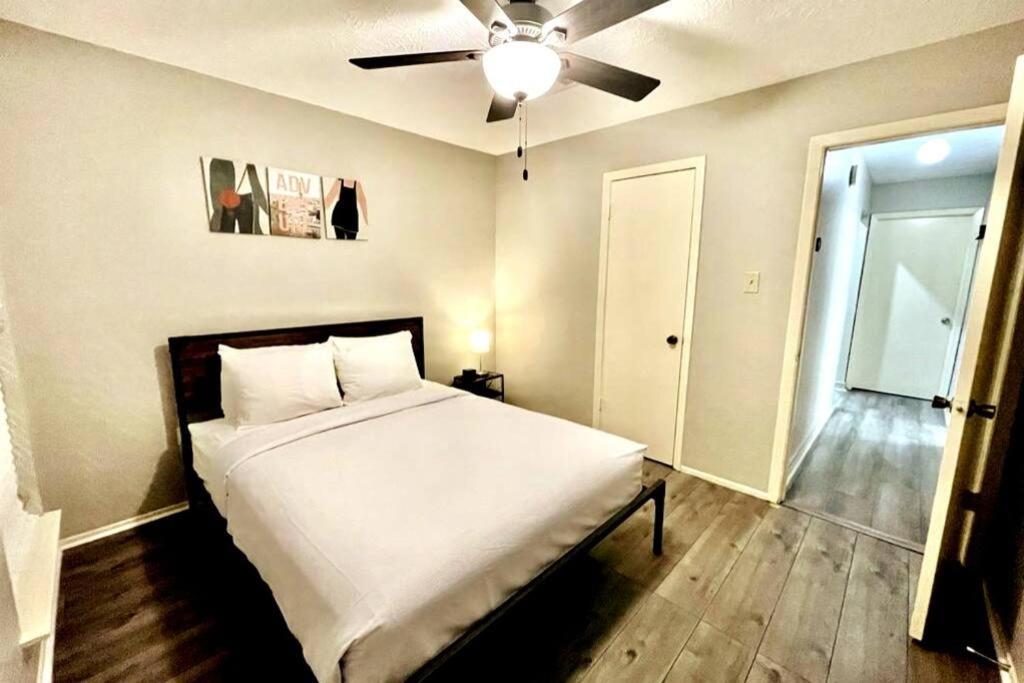 3 Bedroom Entire Home - Centrally located in Katy, Texas photo 2