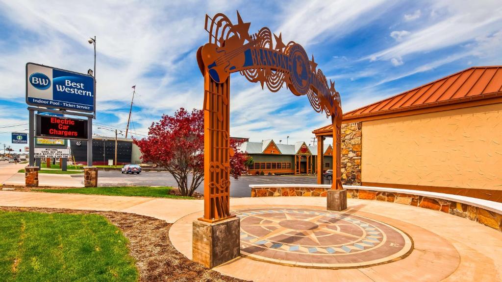 Best Western Center Pointe Inn image
