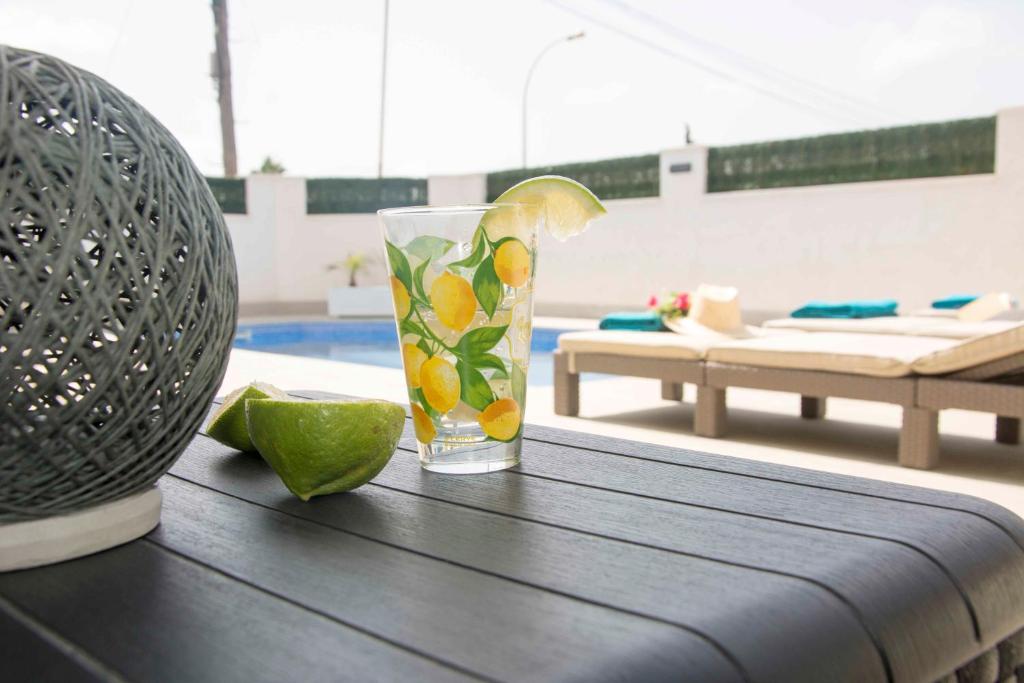 CASA SOLEADA. Intimidad, piscina y mucho sol. photo 4