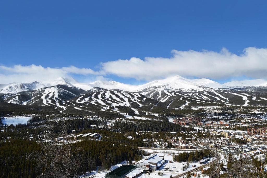 Quaint Mountain Condo photo 1