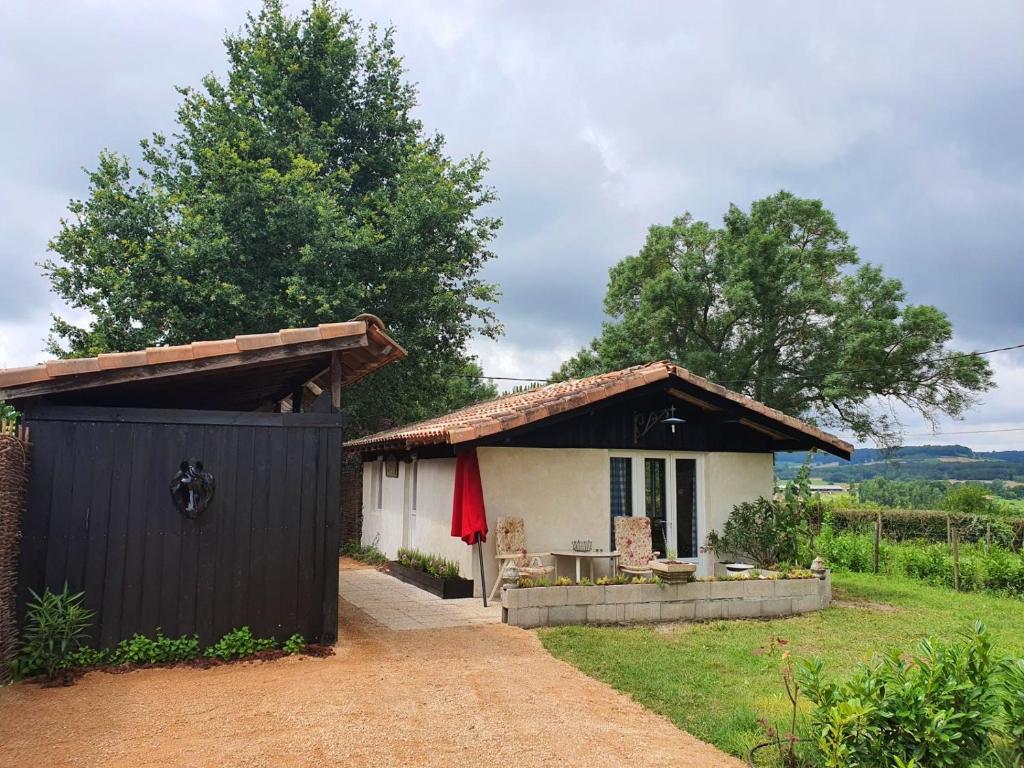 Maison d'une chambre avec piscine privee jardin clos et wifi a Montfermier photo 3