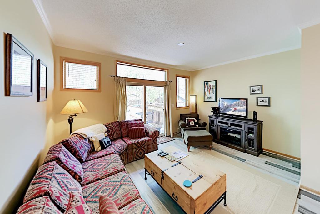 Saddle Ridge Townhome 402 photo 1