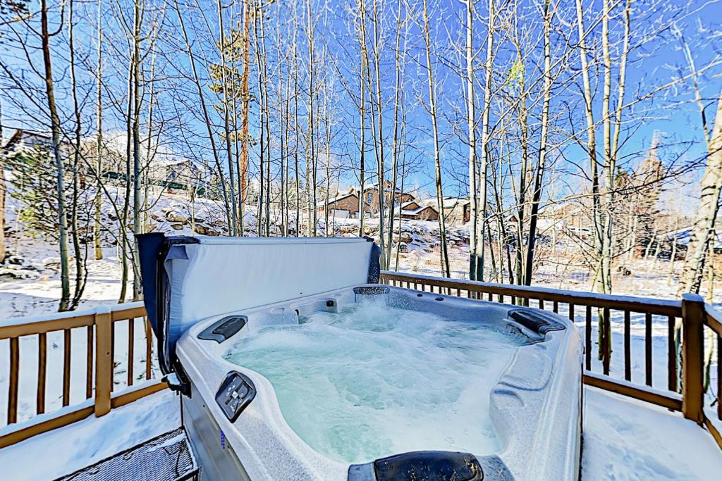Saddle Ridge Townhome 402 photo 2