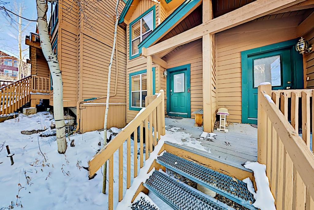 Saddle Ridge Townhome 402 photo 3