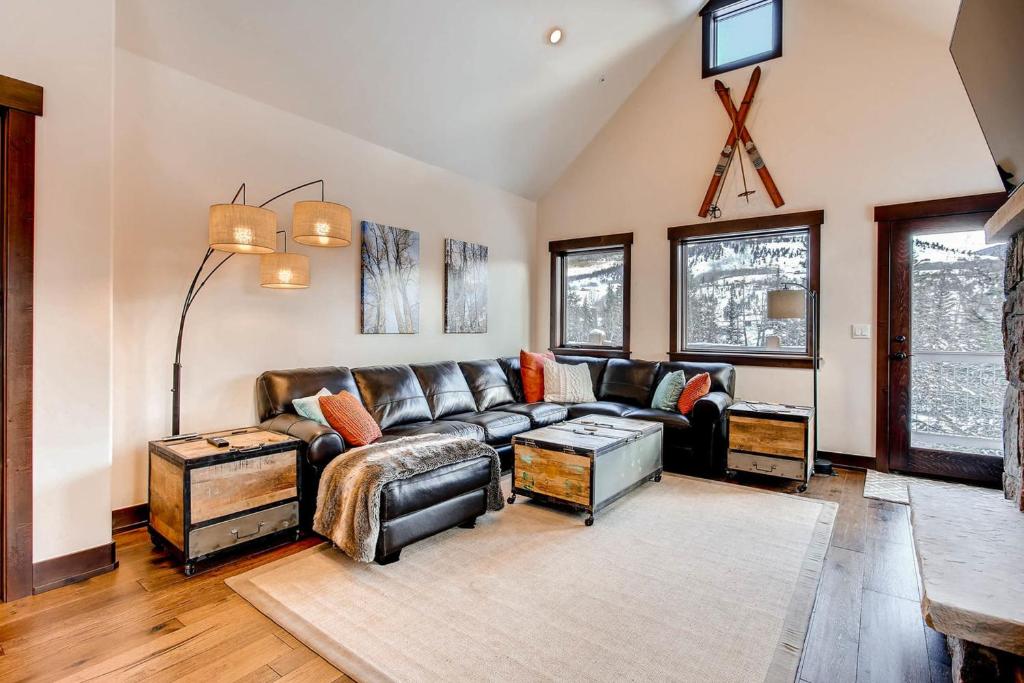 Blue River Condo Unit 203 photo 3