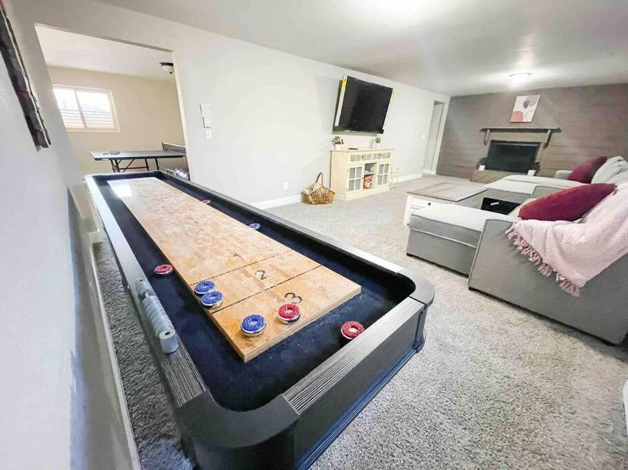 PET FRIENDLY/PING PONG/GAME ROOM!FAMILY GATHERING image