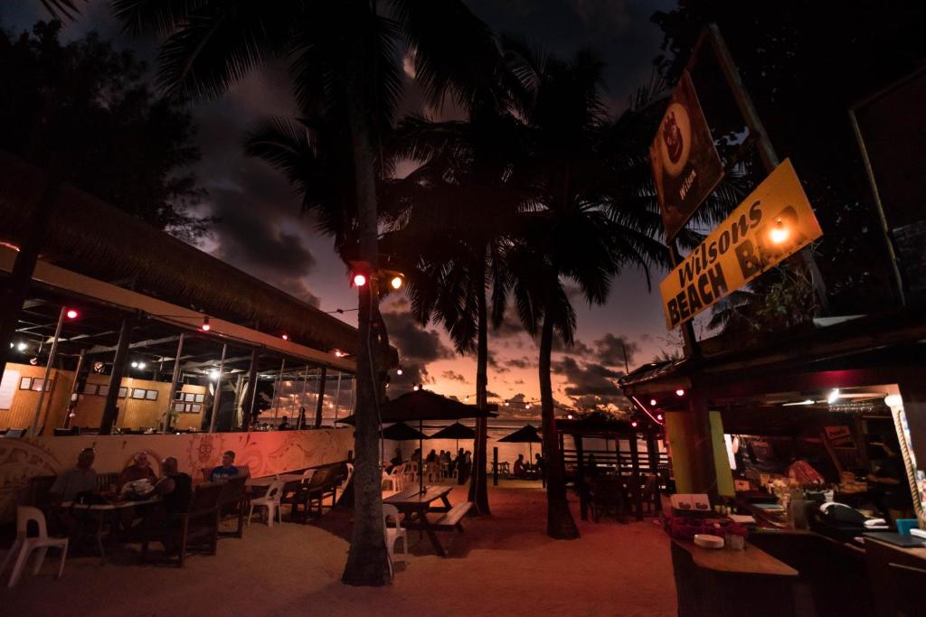 Castaway Resort photo 1