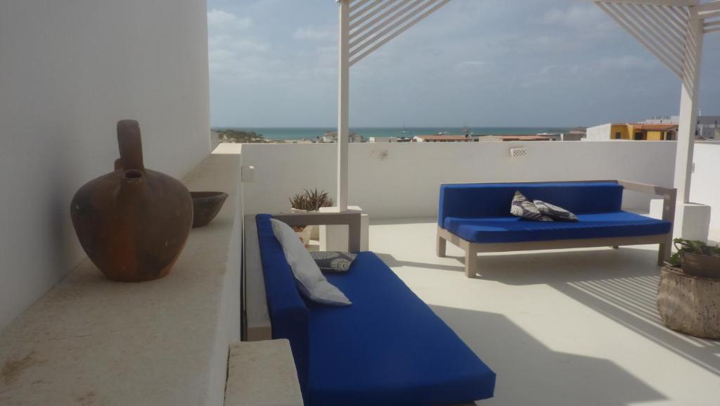 App Rosanna, Estoril Beach, 2steps from the sea, Free Wi-Fi & AC photo 3